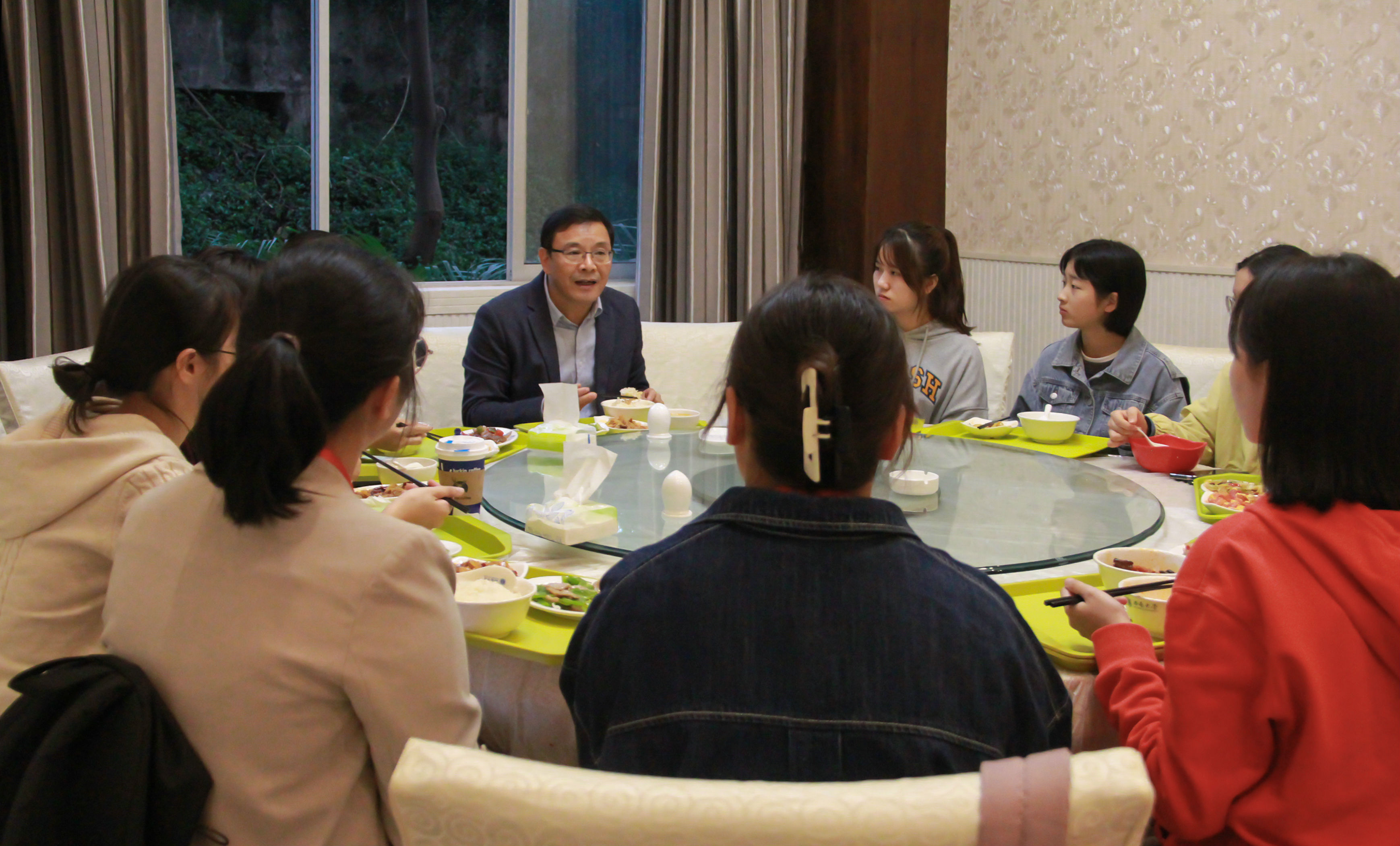 教授晚餐会集体照.jpg