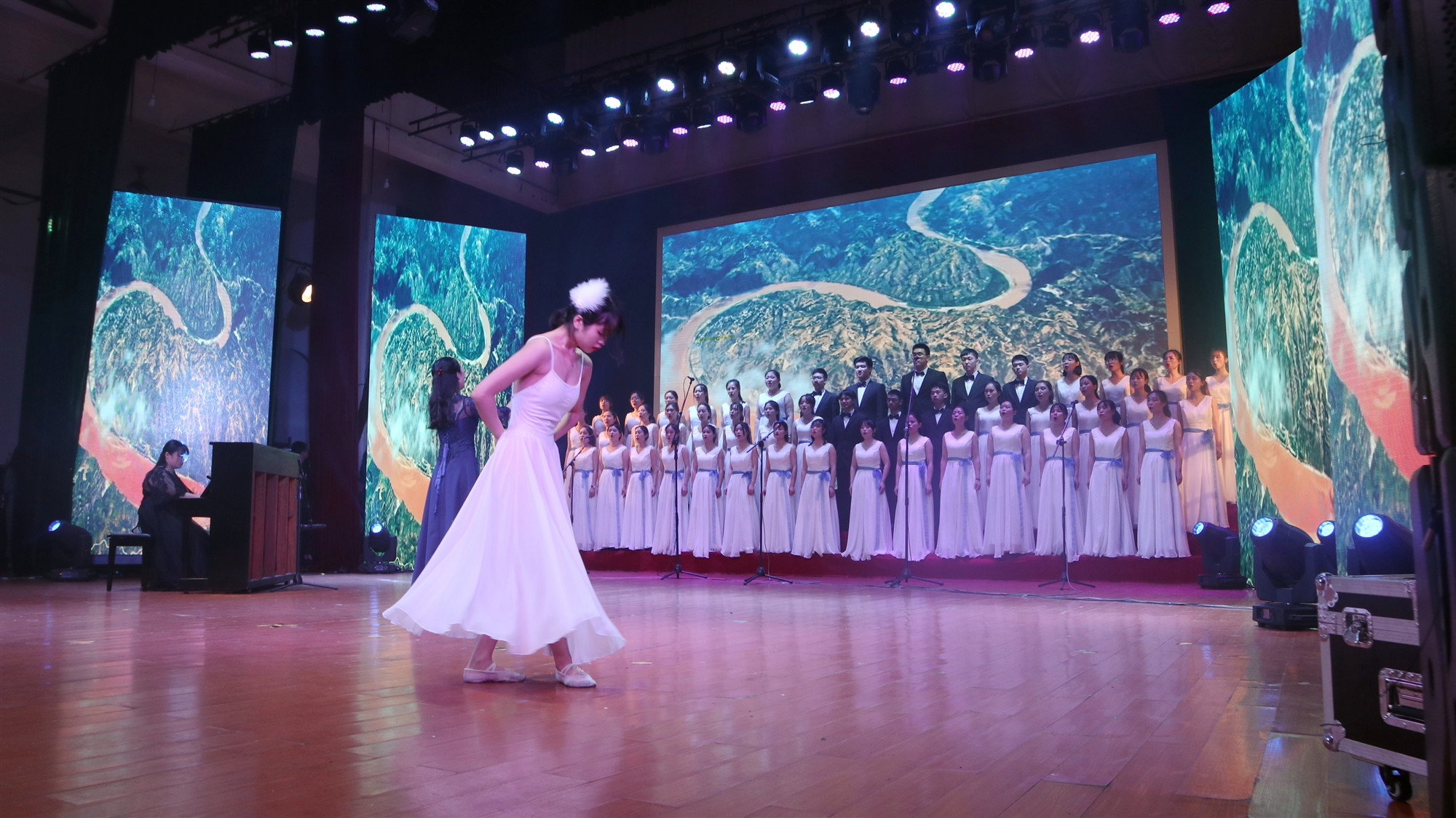 6165cc金沙总站检测中心表演1.jpg