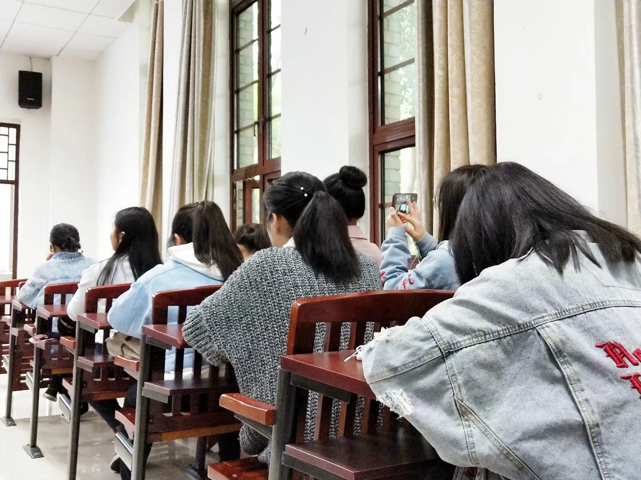 台下参加动员大会的同学.jpeg